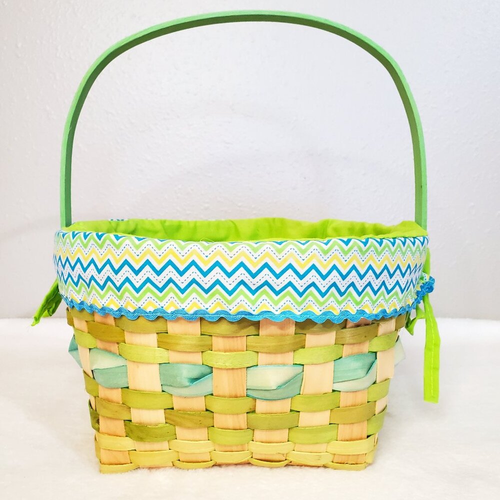 Easter Basket with Cloth Basket Liner Ties on Sides